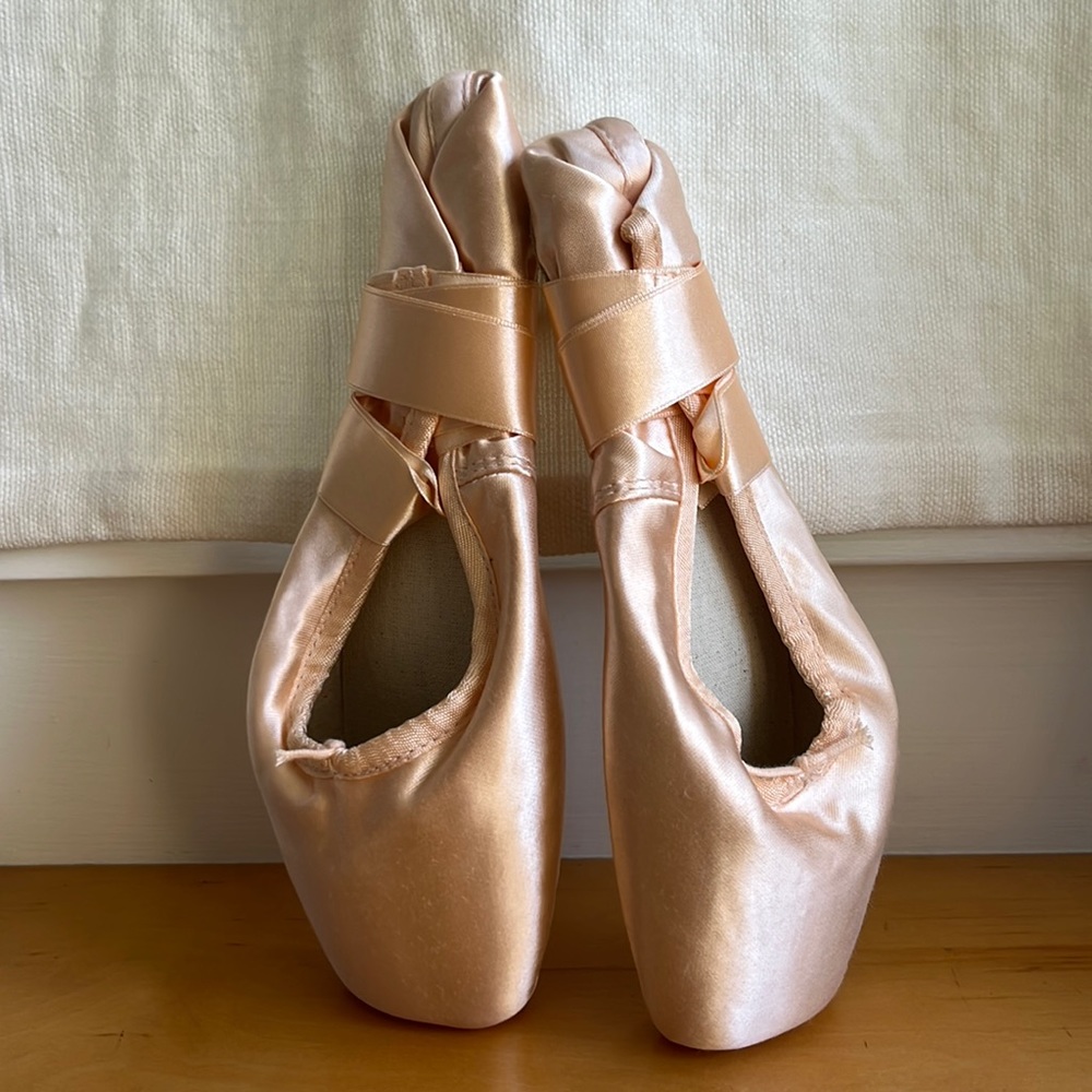 NEW Mirella Advanced Point Shoes